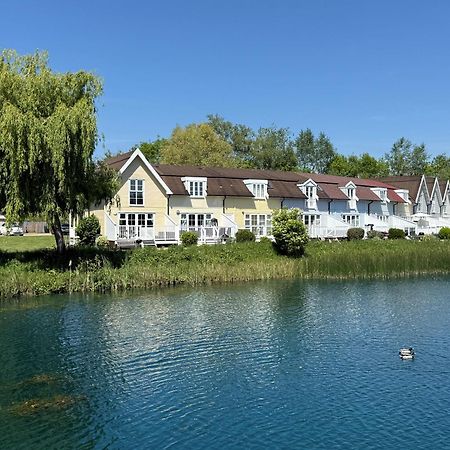 Emerald Lake House South Cerney Dış mekan fotoğraf