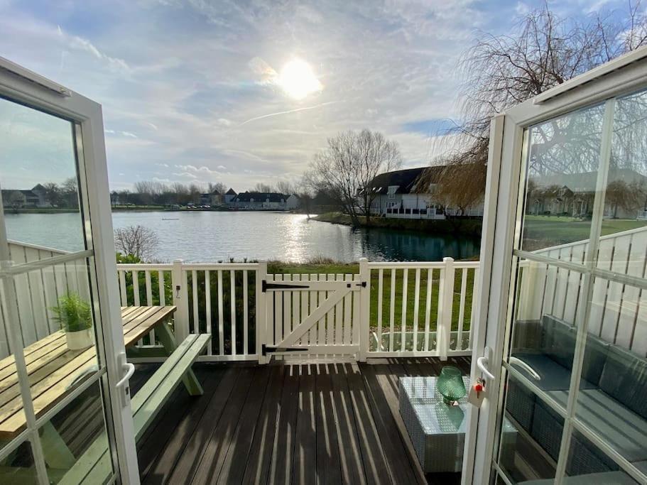 Emerald Lake House South Cerney Dış mekan fotoğraf