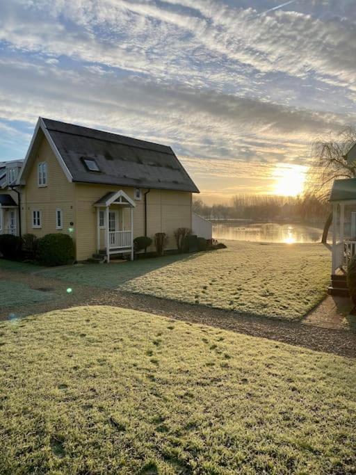 Emerald Lake House South Cerney Dış mekan fotoğraf