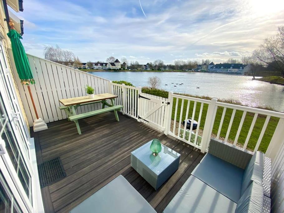 Emerald Lake House South Cerney Dış mekan fotoğraf