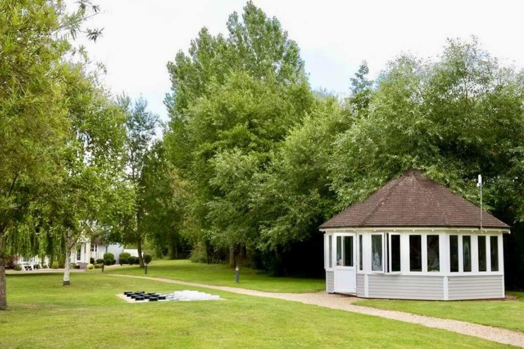 Emerald Lake House South Cerney Dış mekan fotoğraf